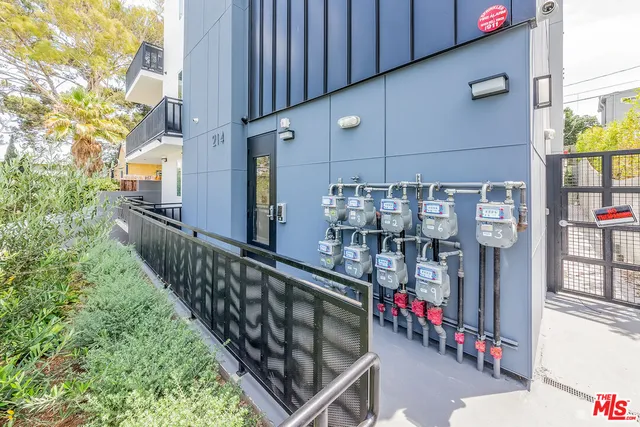 $3,660 | 214 South Westmoreland Avenue, Unit 5, Los Angeles, CA 90004