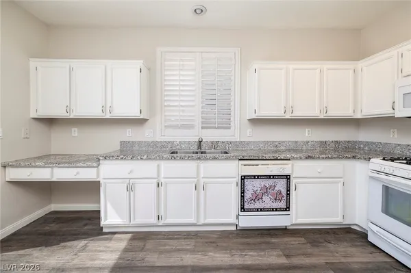 $1,800 | 7955 Teal Harbor Avenue, Las Vegas, NV 89117