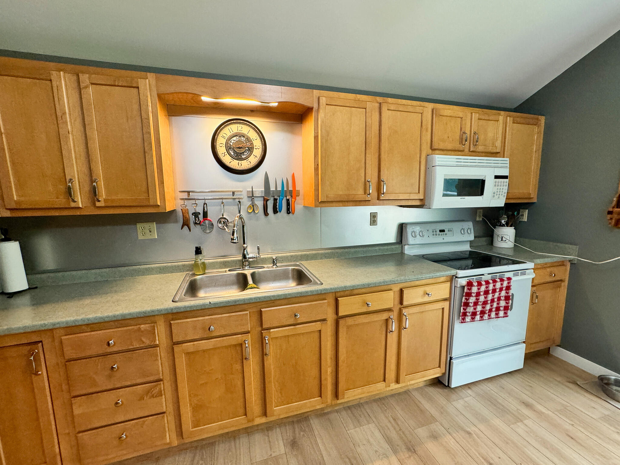 218 North Road Medford, ME 04463 - Photo 9 of 19 9