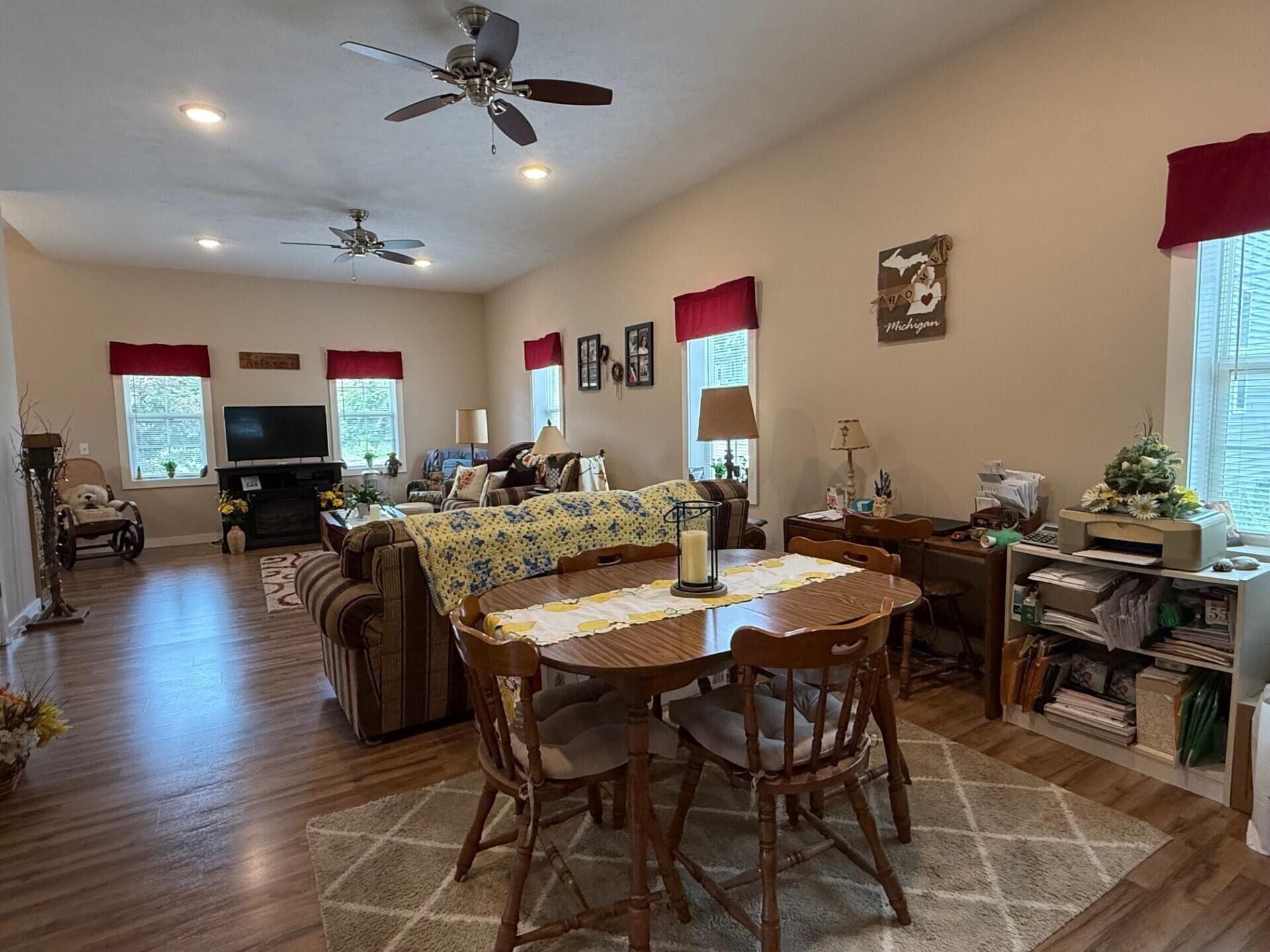 603 South George Street Ludington, MI 49431 - Photo 5 of 23 Dining Room