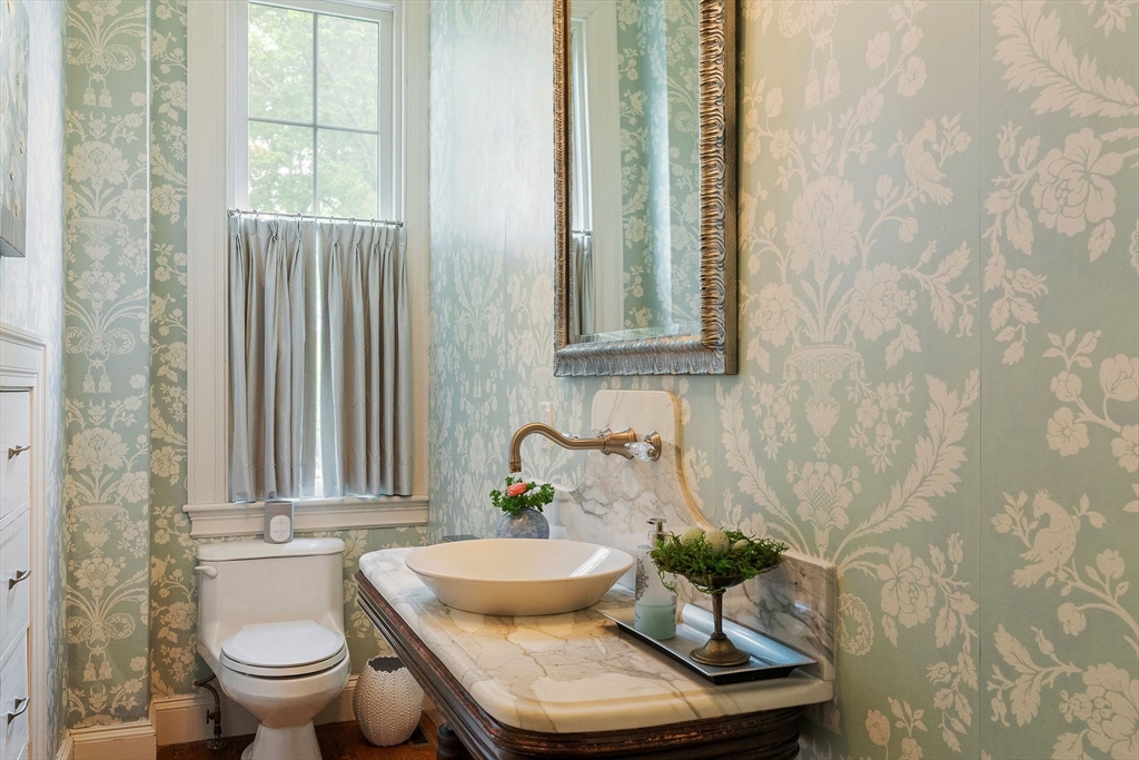 53 Tupelo Road Swampscott, MA 01907 - Photo 10 of 42