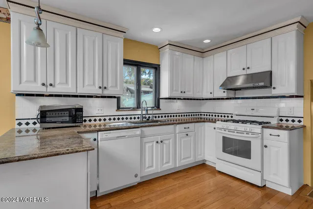 $3,750 | 691 Sussex Court, Toms River, NJ 08753