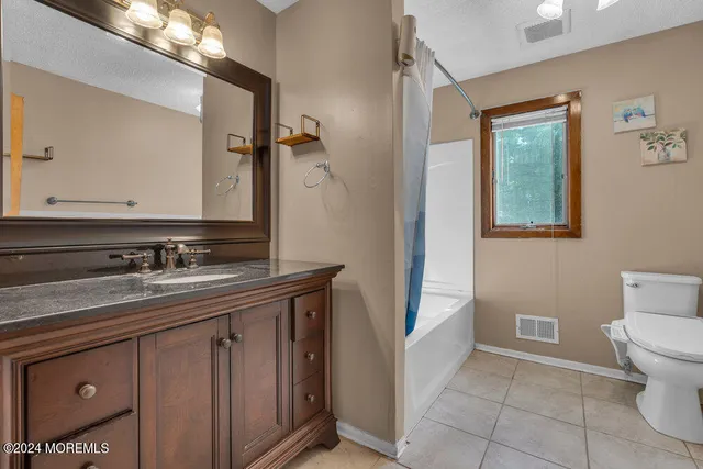 $3,750 | 691 Sussex Court, Toms River, NJ 08753