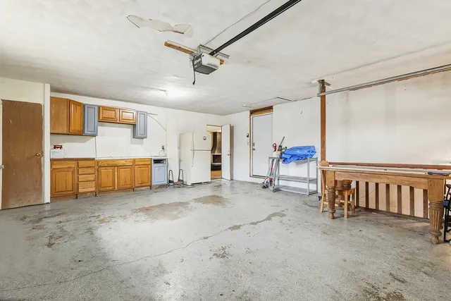 $324,900 | 713 Lois Place, Joliet, IL 60435