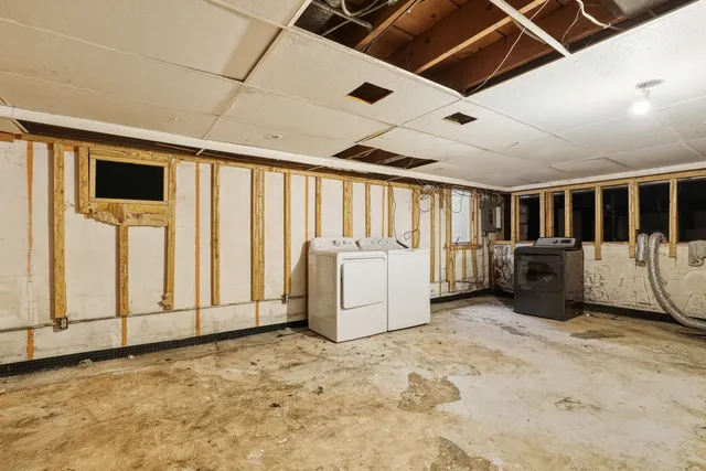 $324,900 | 713 Lois Place, Joliet, IL 60435