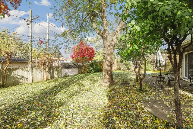 $324,900 | 713 Lois Place, Joliet, IL 60435