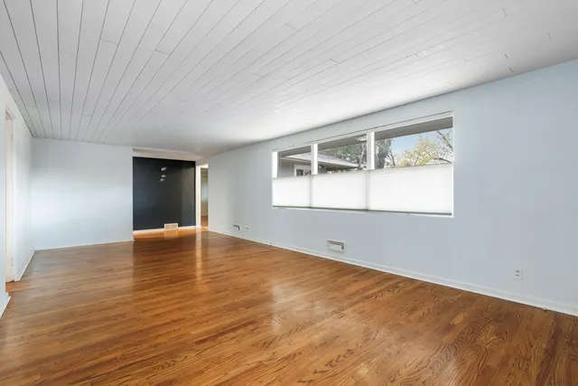 $324,900 | 713 Lois Place, Joliet, IL 60435