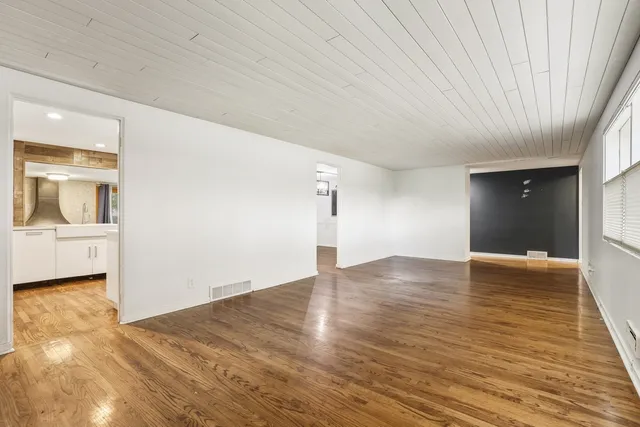 $324,900 | 713 Lois Place, Joliet, IL 60435