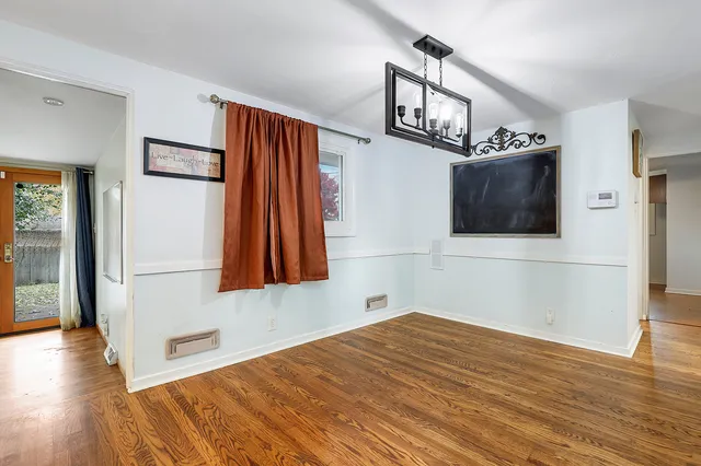 $324,900 | 713 Lois Place, Joliet, IL 60435