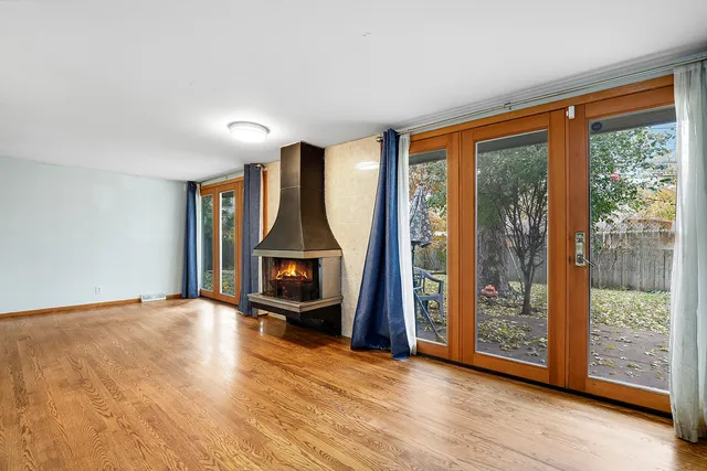 $324,900 | 713 Lois Place, Joliet, IL 60435