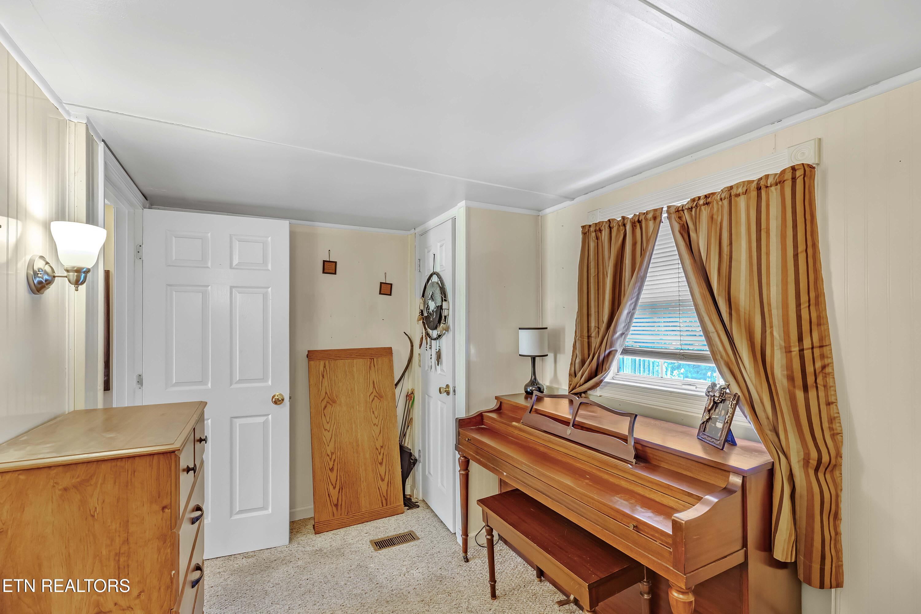 958 West Hunt Road Alcoa, TN 37701 - Photo 27 of 47 bedroom 2