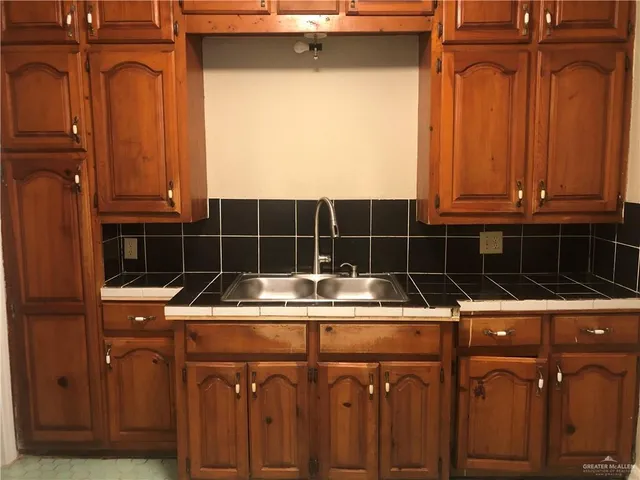 $900 | 1219 North Keralum Avenue, Mission, TX 78572