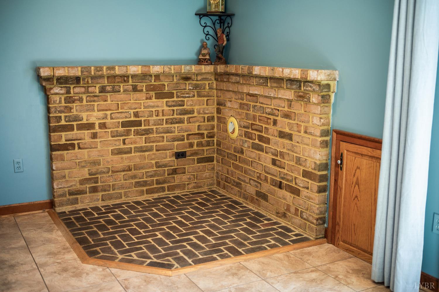 355 Dyson Road Amherst, VA 24521 - Photo 13 of 96 a bathroom with a shower