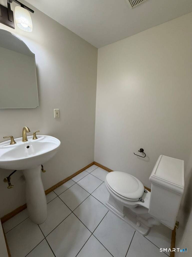 75 Leslie Road, Unit D Bridgeport, CT 06606 - Photo 10 of 24