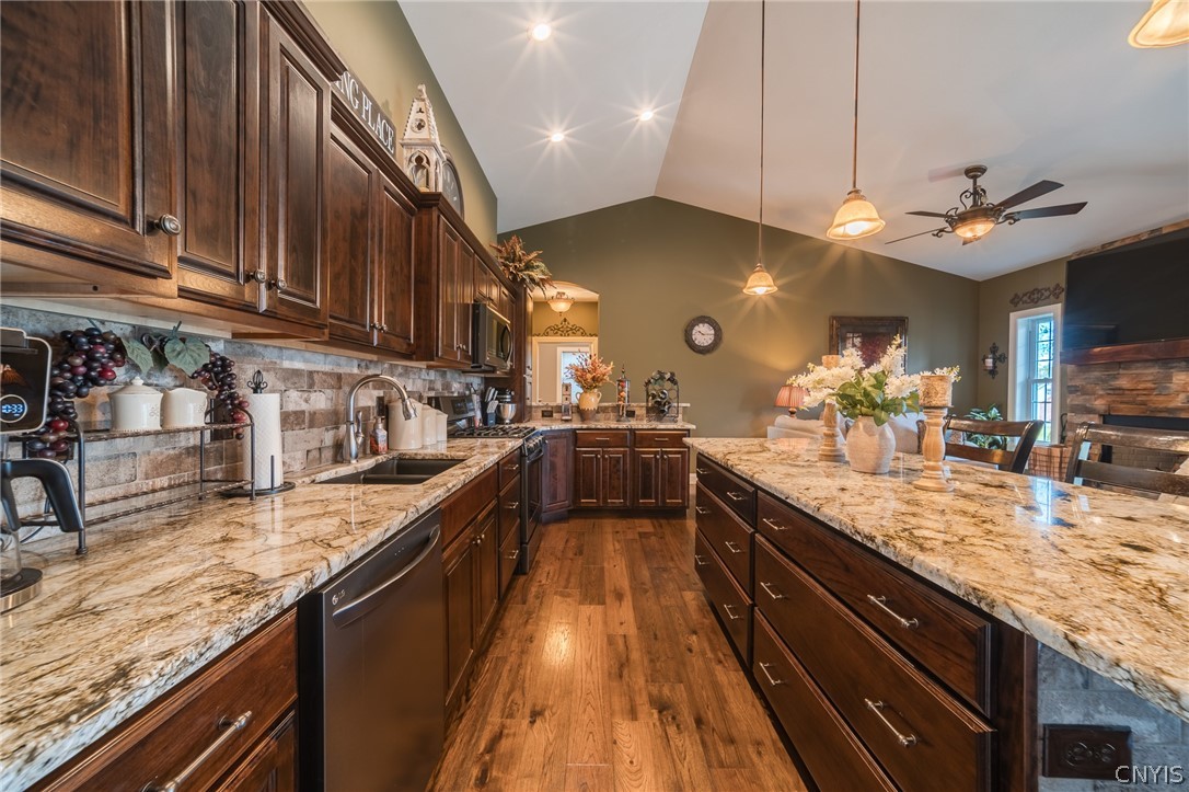 1410 Allen Road Clay, NY 13212 - Photo 12 of 50