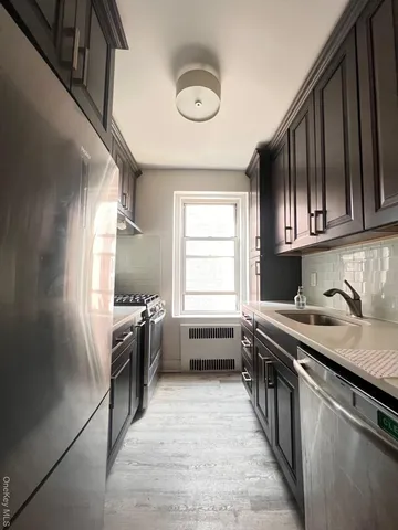 $380,000 | 63-109 Saunders Street, Unit C14 | Rego Park