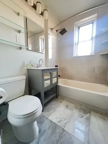 $380,000 | 63-109 Saunders Street, Unit C14 | Rego Park