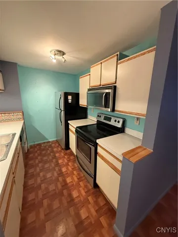 $189,000 | 121 Softwind Circle, Van Buren, NY 13027