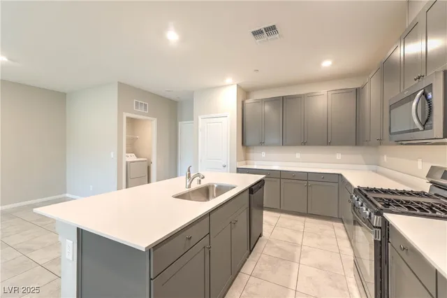 $2,000 | 3264 Palindrome Avenue, Henderson, NV 89044