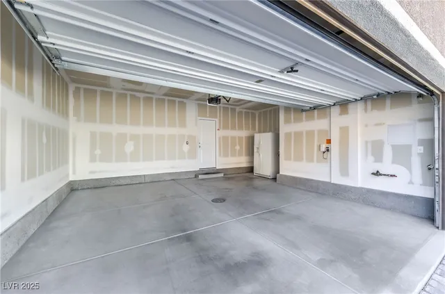 $2,000 | 3264 Palindrome Avenue, Henderson, NV 89044