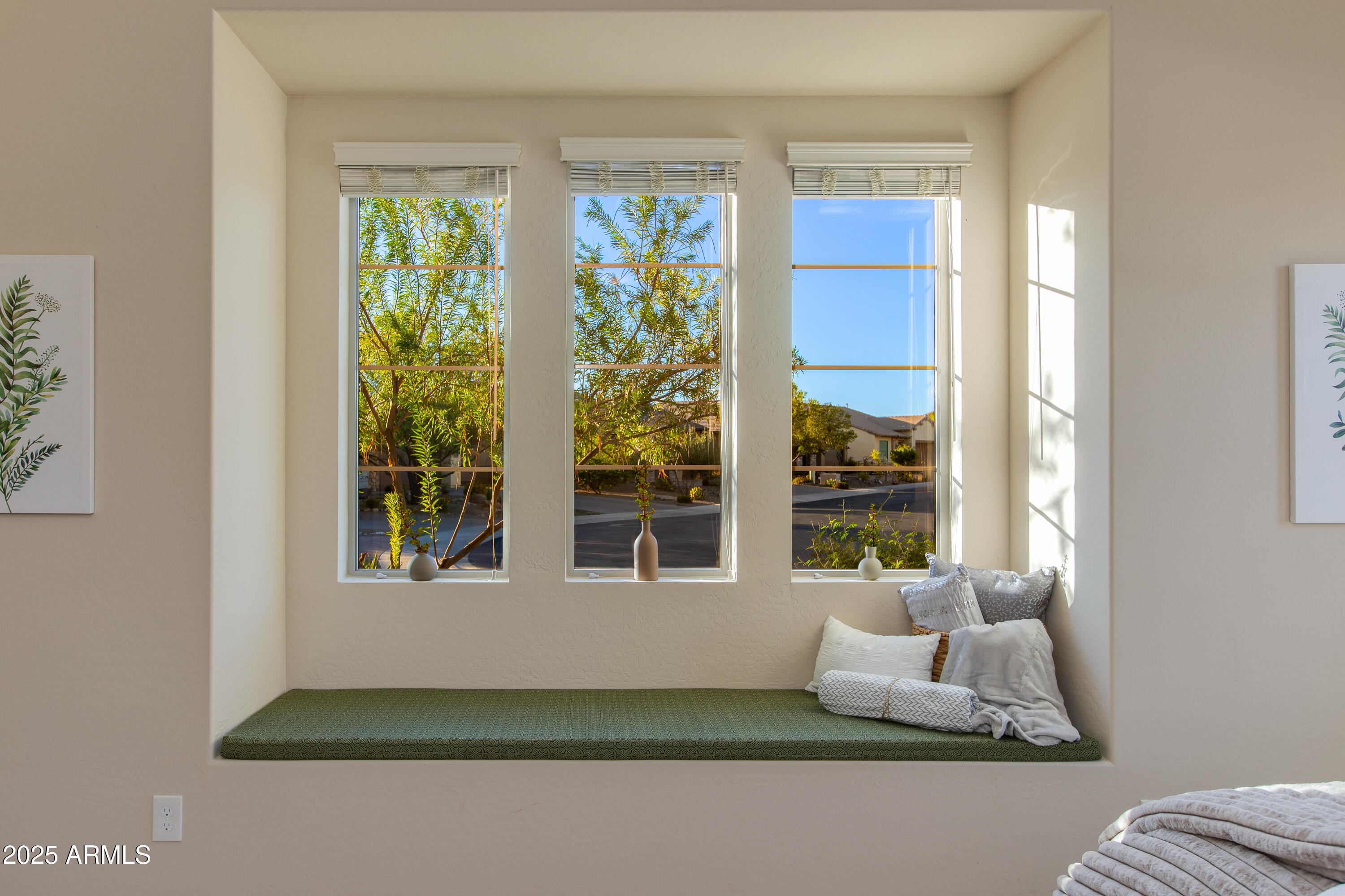 3675 Gold Ridge Road Wickenburg, AZ 85390 - Photo 17 of 66 a living room with furniture and a window