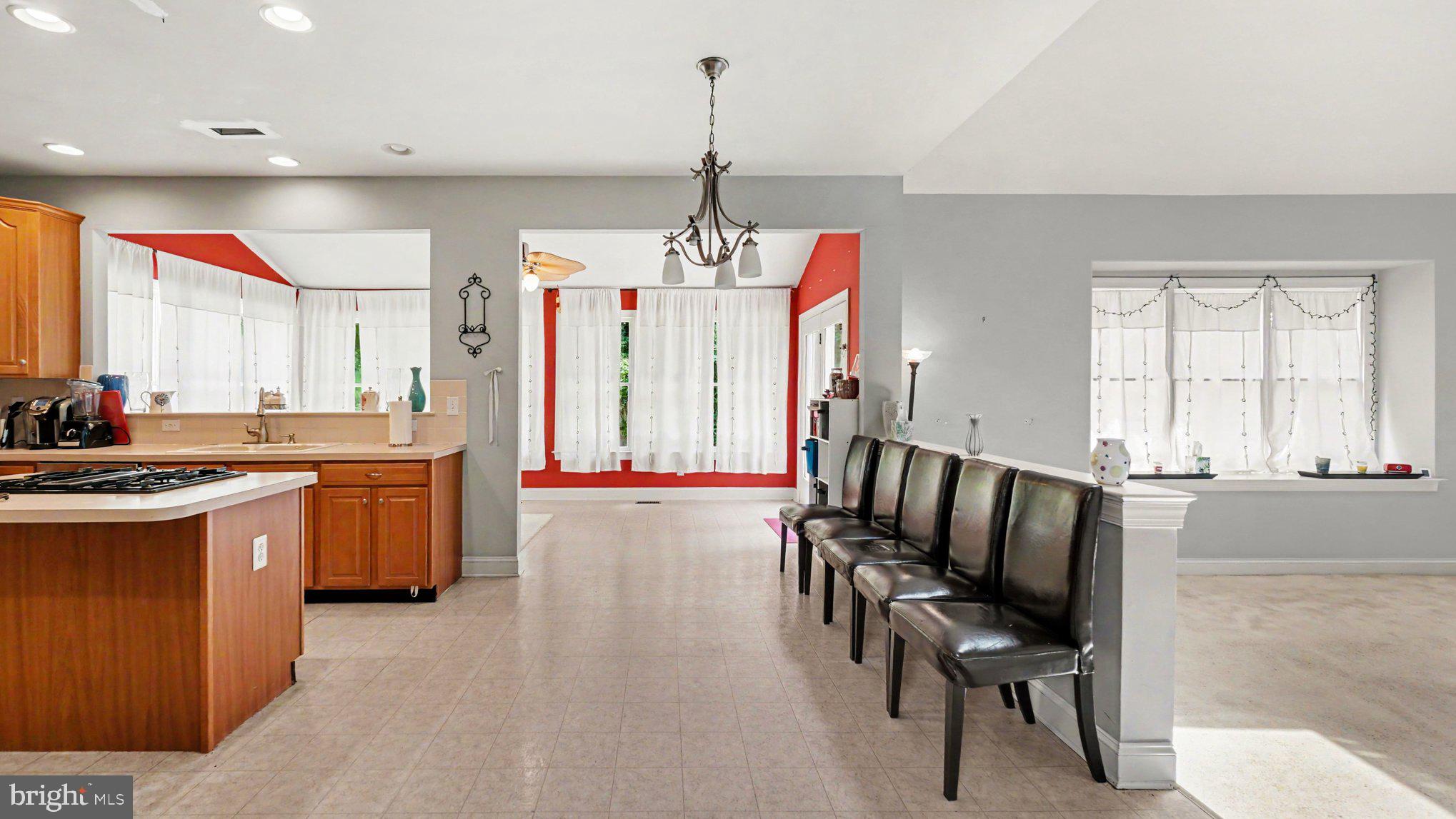 505 Springview Lane Phoenixville, PA 19460 - Photo 16 of 38