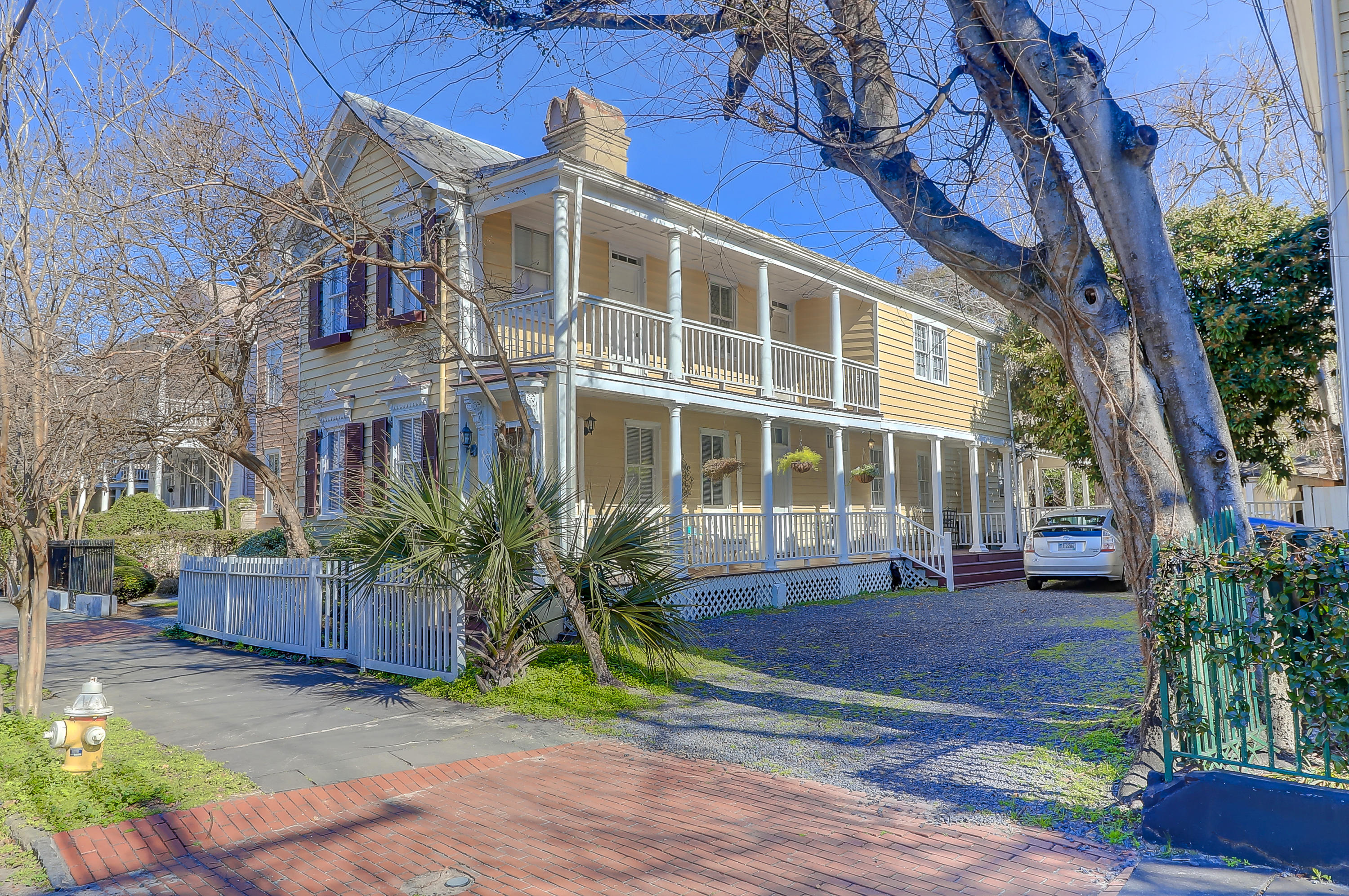 232 Rutledge Avenue Charleston, SC 29403 - Photo 2 of 36 Front of the House & Driveway