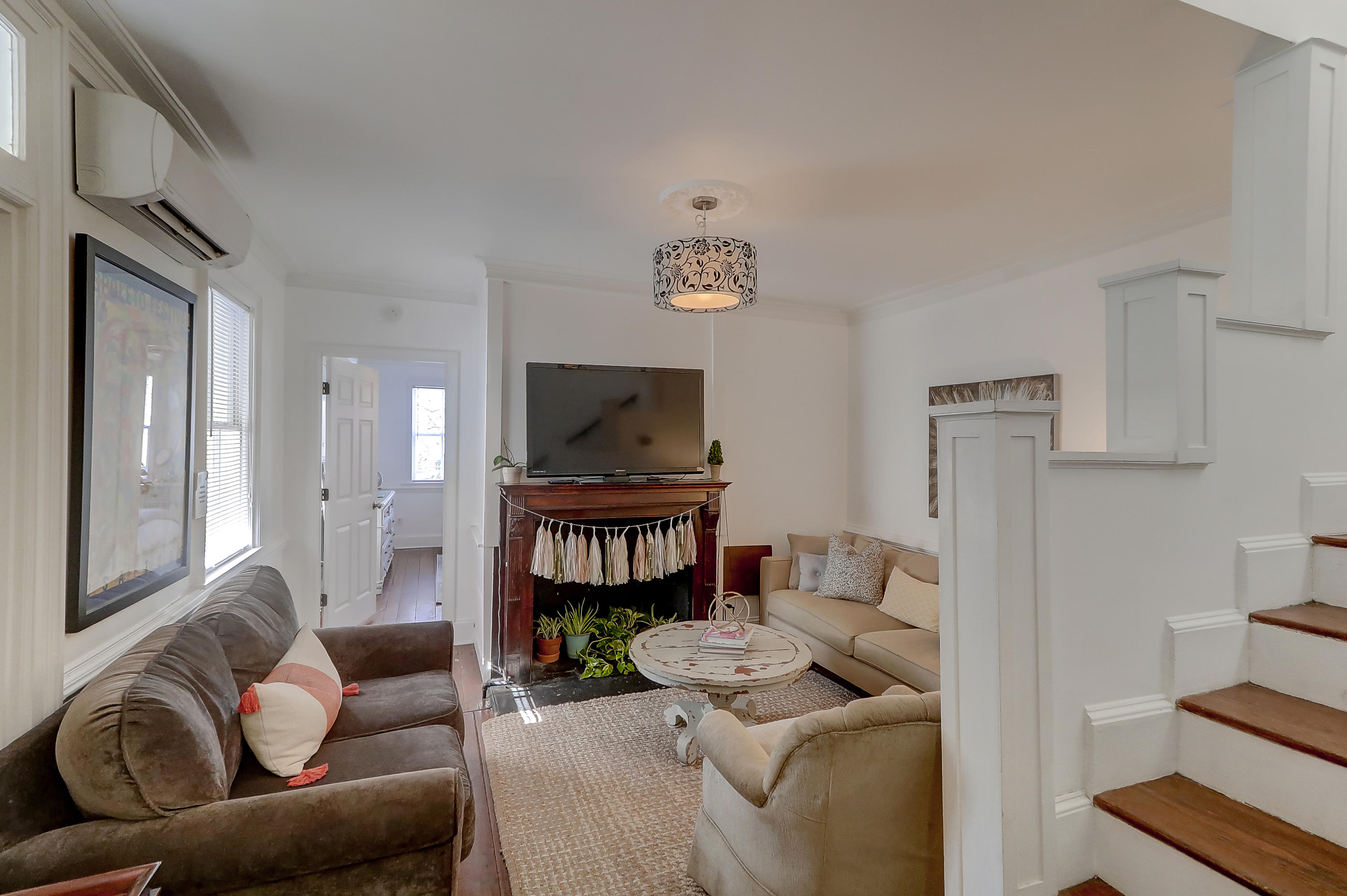 232 Rutledge Avenue Charleston, SC 29403 - Photo 5 of 36 Living Room