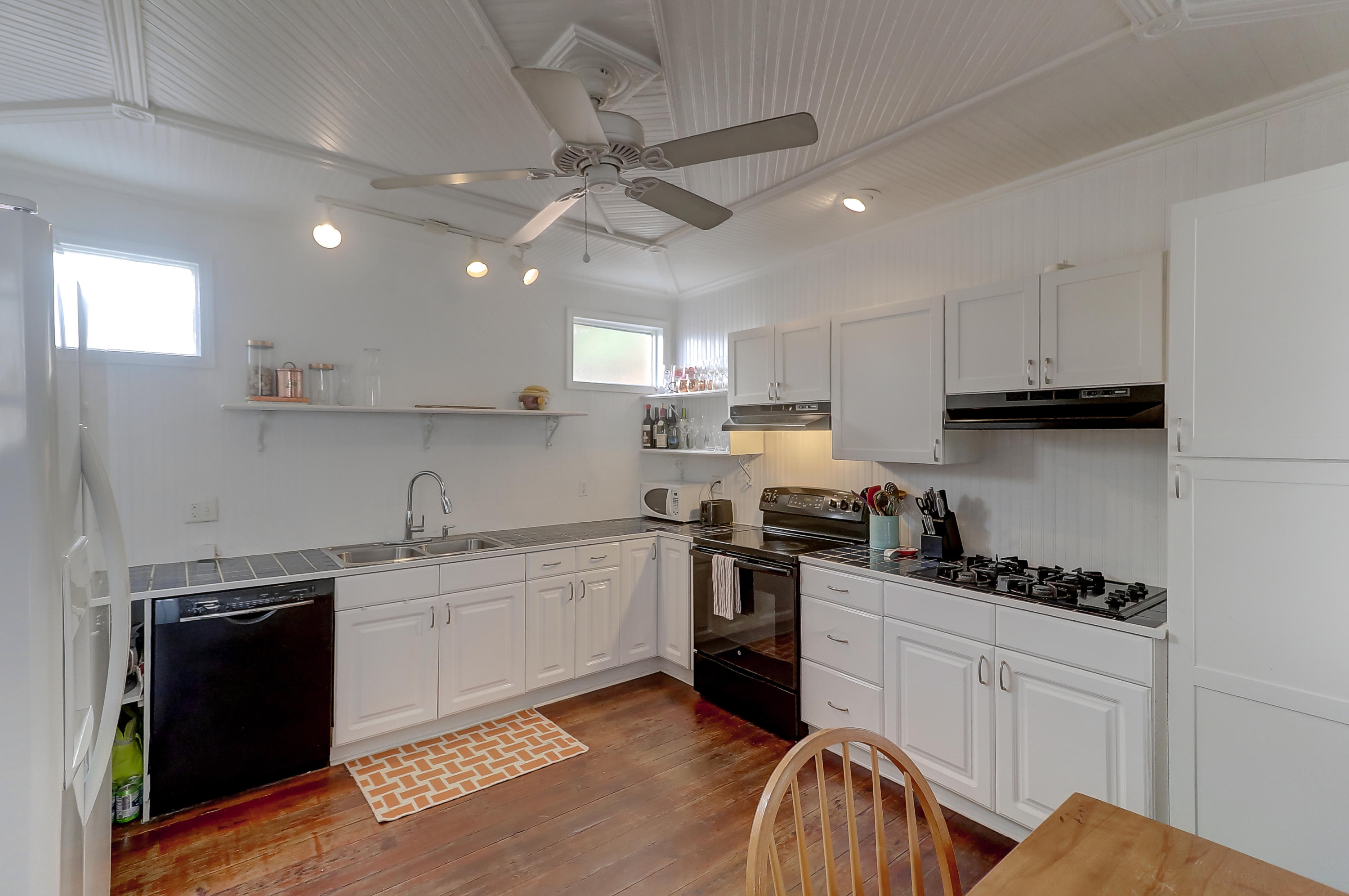 232 Rutledge Avenue Charleston, SC 29403 - Photo 9 of 36 Kitchen