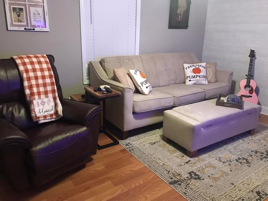 212 Cherry Street Ethridge, TN 38456 - Photo 5 of 12 a living room with furniture and a couch