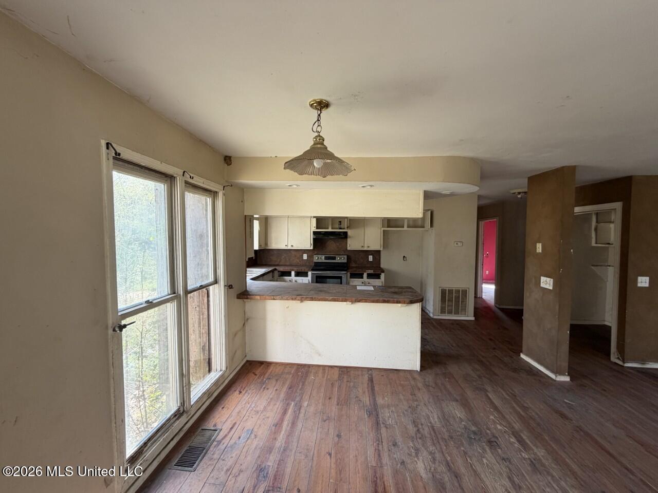 3882 Henderson Road Jackson, MS 39212 - Photo 4 of 13 5 INTERIOR