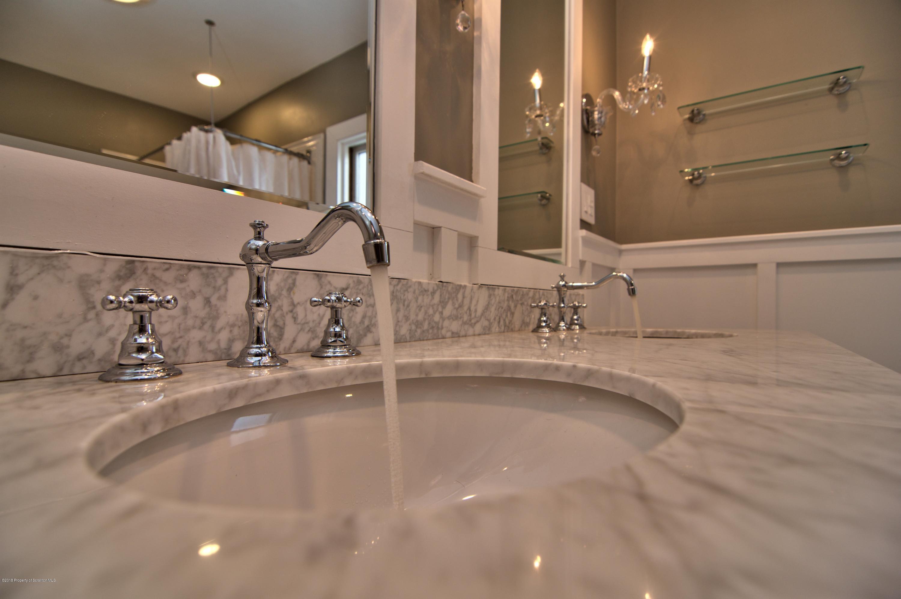 754 Green Ridge Street Scranton, PA 18509 - Photo 13 of 77