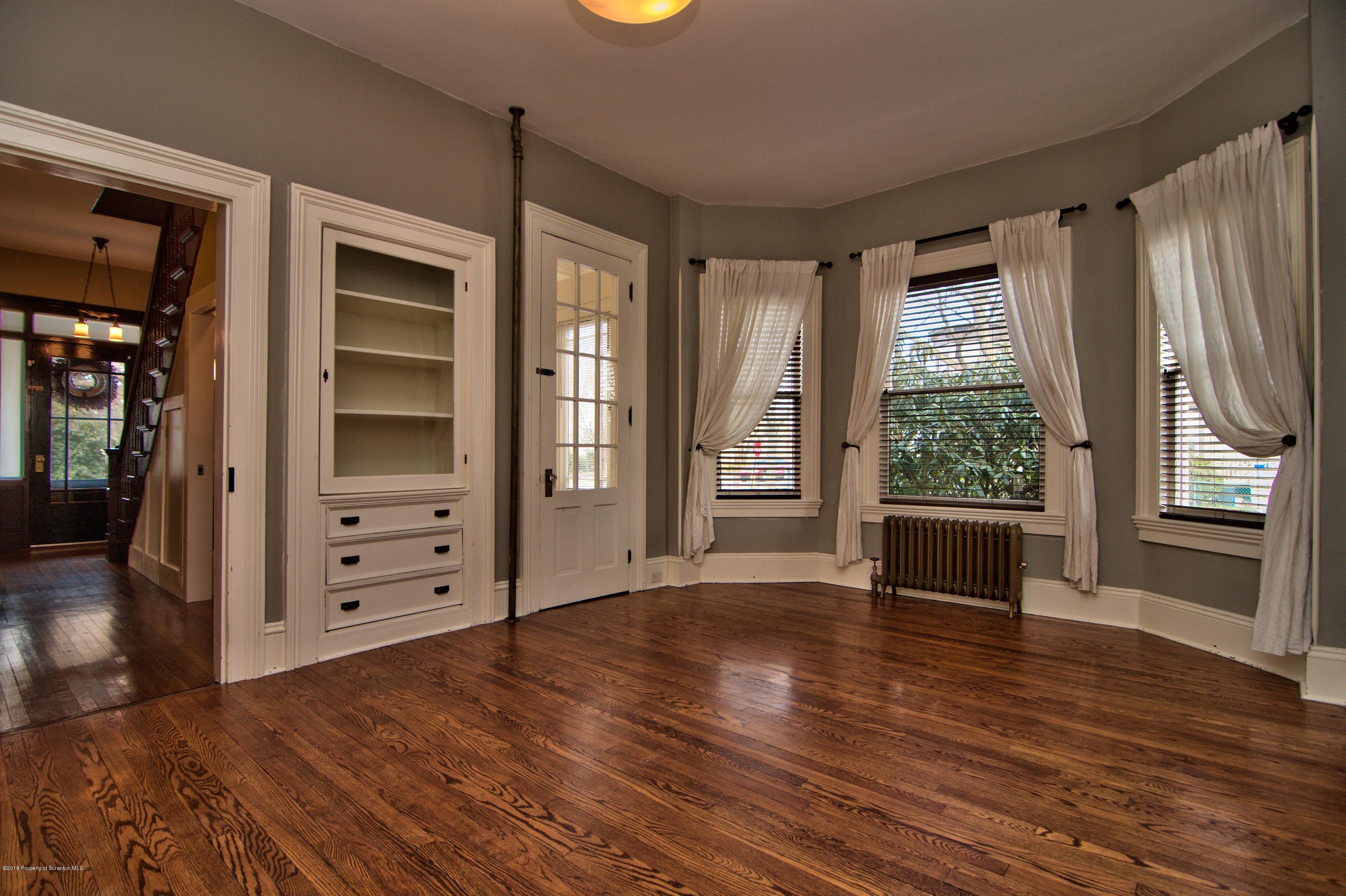 754 Green Ridge Street Scranton, PA 18509 - Photo 5 of 77