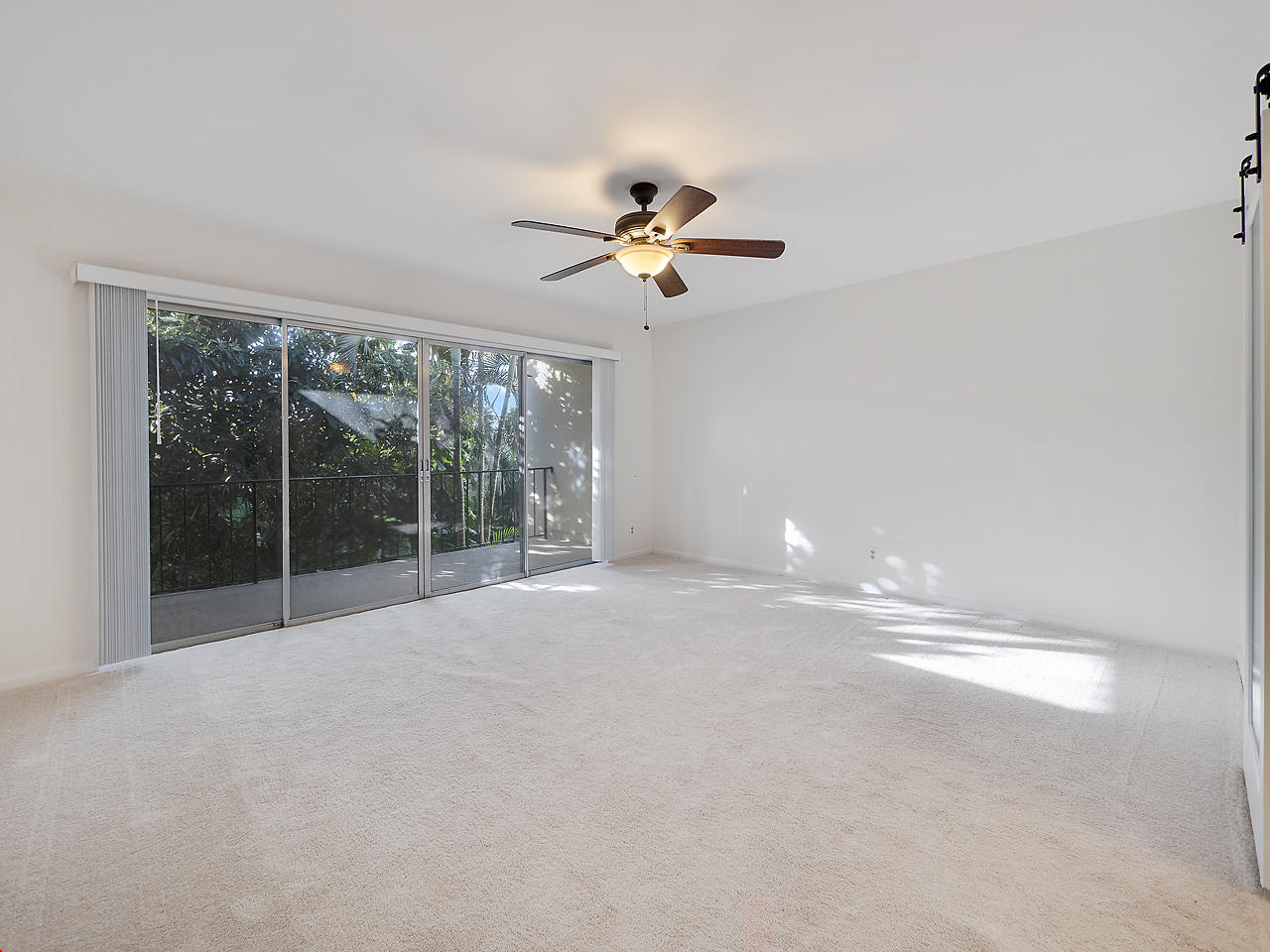 382 Golfview Road, Unit E North Palm Beach, FL 33408 - Photo 12 of 34 Master
