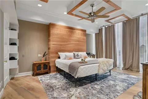 $1,000,000 | 600 Port Of New Orleans Place, Unit 6H, New Orleans, LA 70130