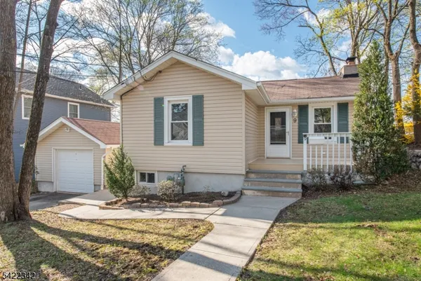 $399,999 | 9 Roanoke Avenue, Lake Hiawatha, NJ 07034