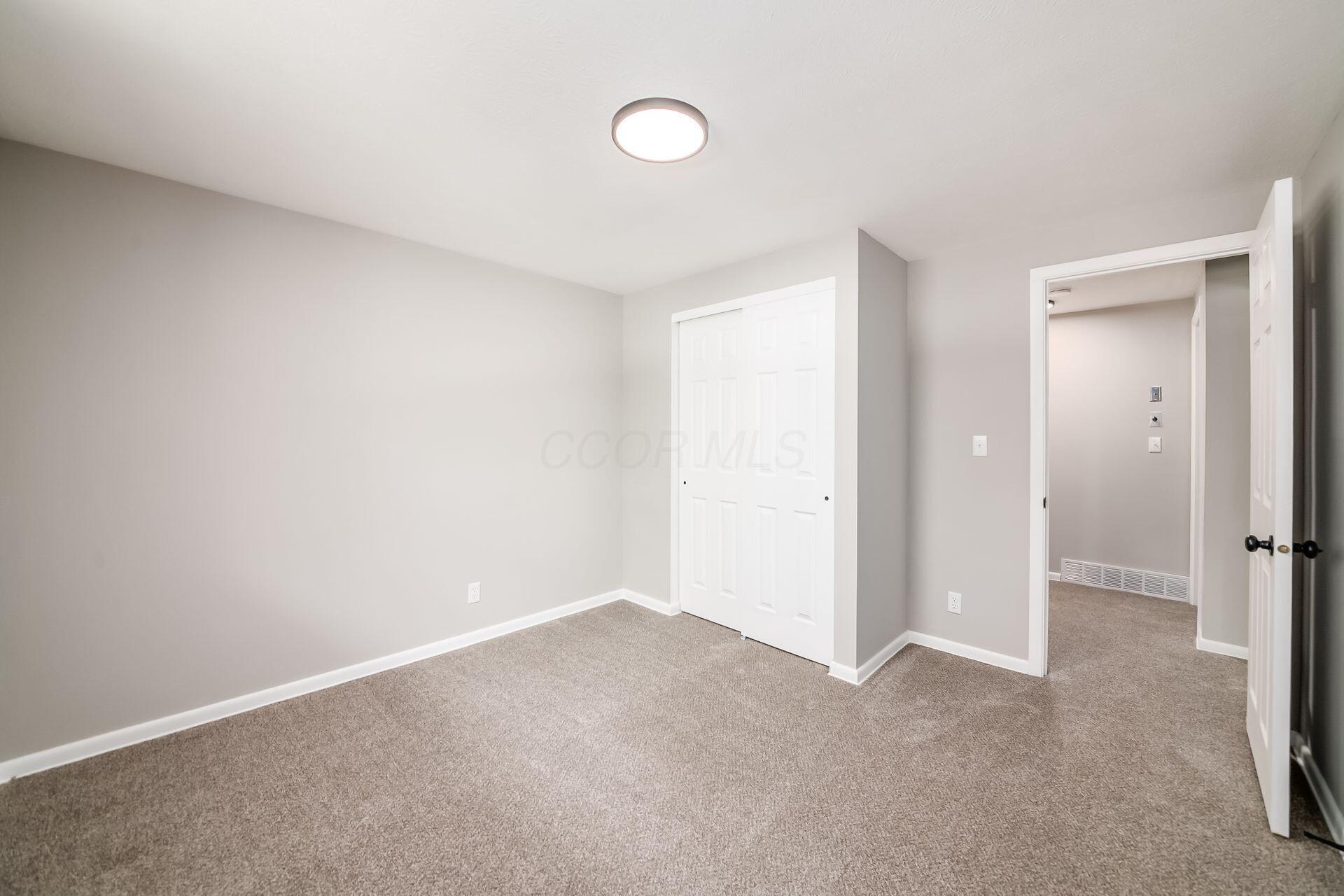 1344 Yorktown Road Columbus, OH 43232 - Photo 26 of 47 026_aaf2e_L 204 Oakwood Ct079