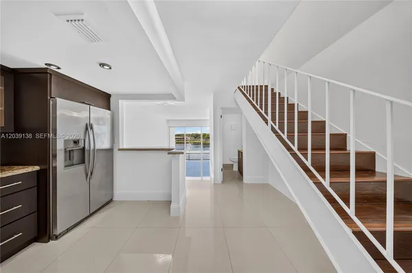 $2,300 | 9351 Fontainebleau Boulevard, Unit B415, Miami, FL 33172