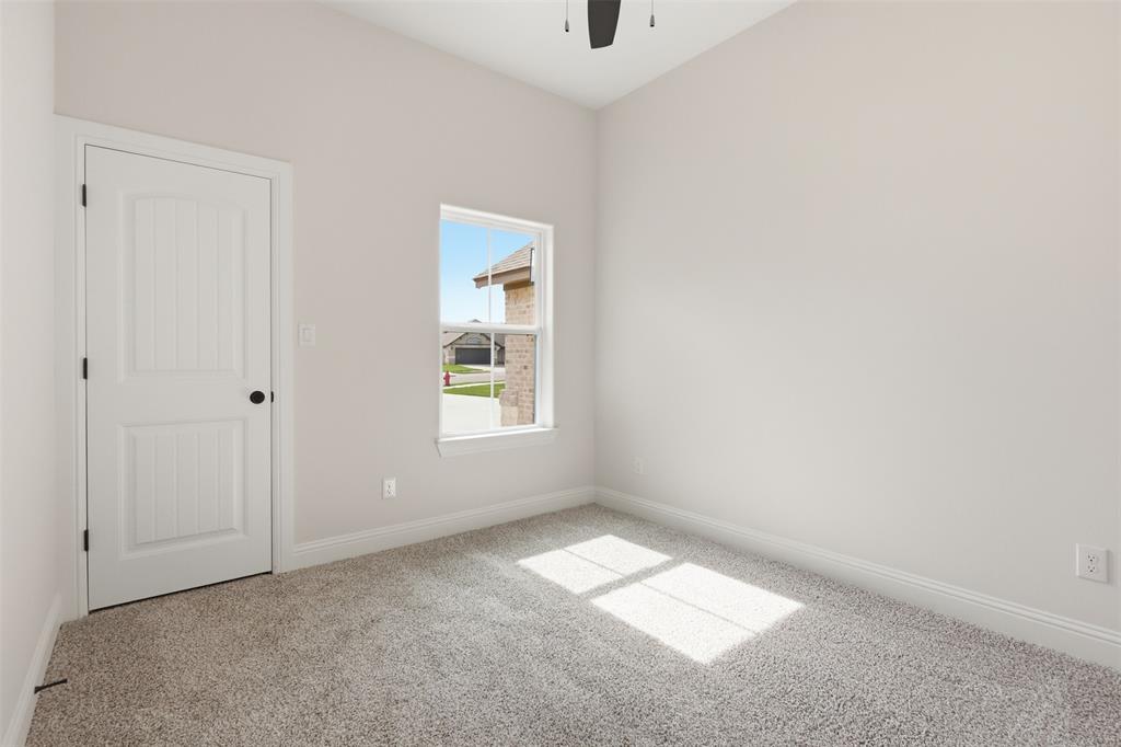 728 Raylan Springtown, TX 76082 - Photo 26 of 40