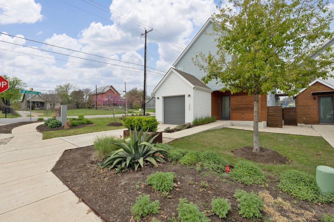 3600 Clary Way Austin, TX 78723 - Photo 3 of 26