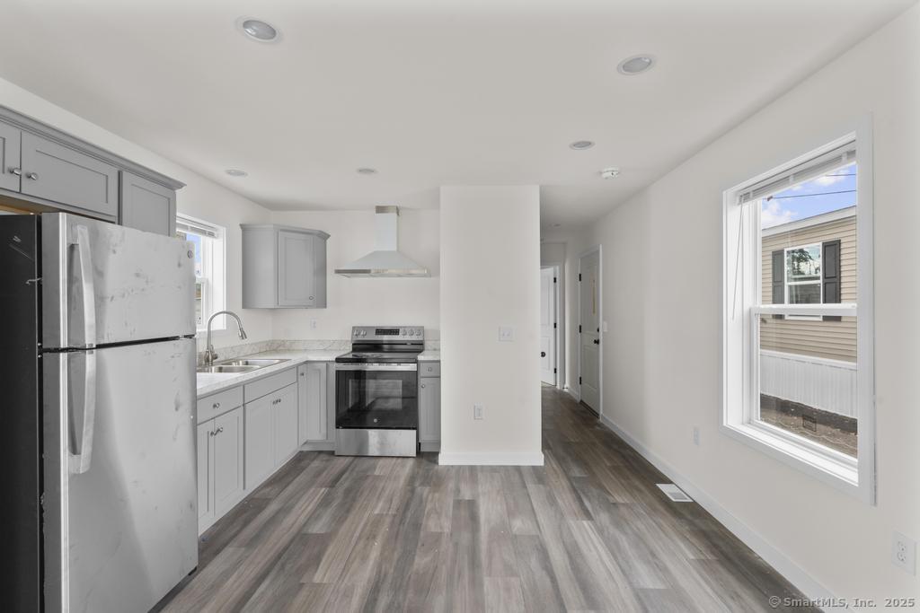 55 Sugar Street, Unit 3 Newtown, CT 06470 - Photo 3 of 20