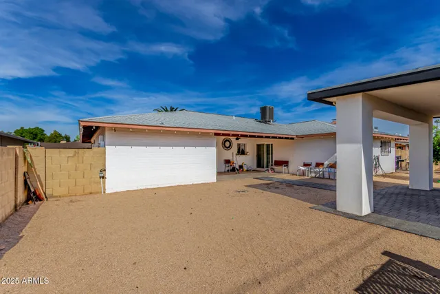 a view of a house with a garage