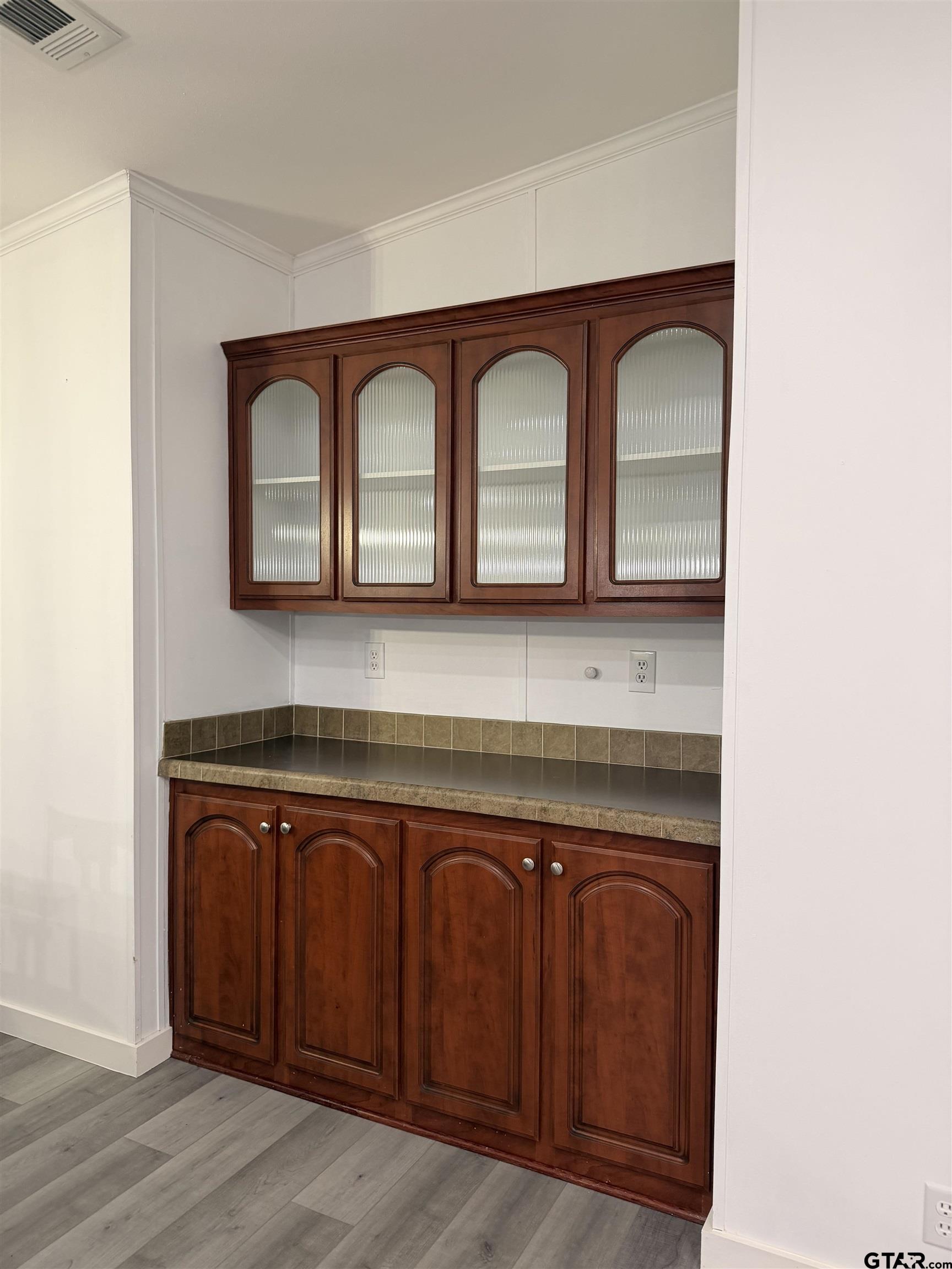 5611 Holiday Hills Road Tyler, TX 75708 - Photo 6 of 33 Gallery Image 6