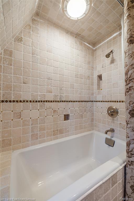49016 Point Lakeview Street Chesterfield, MI 48047 - Photo 51 of 62