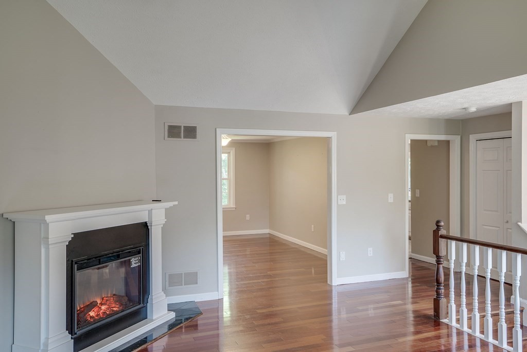 10 Fox Run Road, Unit 2 Amherst, NH 03031 - Photo 5 of 30