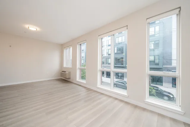 $2,300 | 16 Bennett Street, Unit 515, Jersey City, NJ 07304