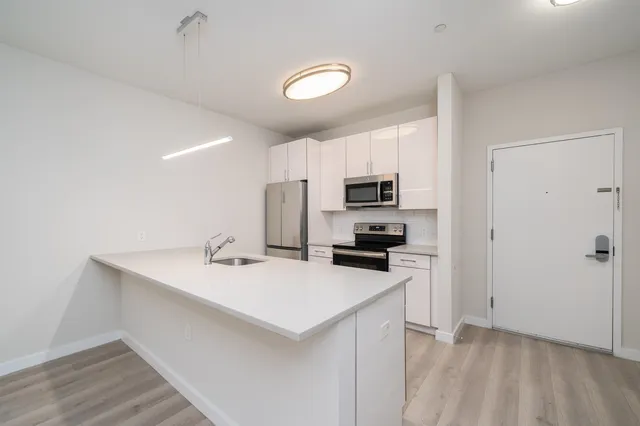 $2,300 | 16 Bennett Street, Unit 515, Jersey City, NJ 07304