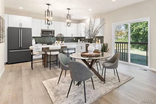 $485,900 | 2 Ashford At Louiselle Park, Maryland Heights, MO 63043