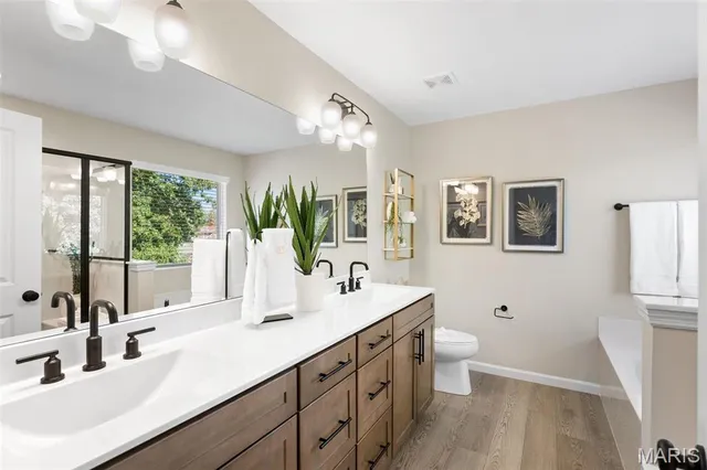 $485,900 | 2 Ashford At Louiselle Park, Maryland Heights, MO 63043