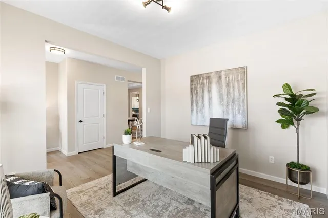 $485,900 | 2 Ashford At Louiselle Park, Maryland Heights, MO 63043